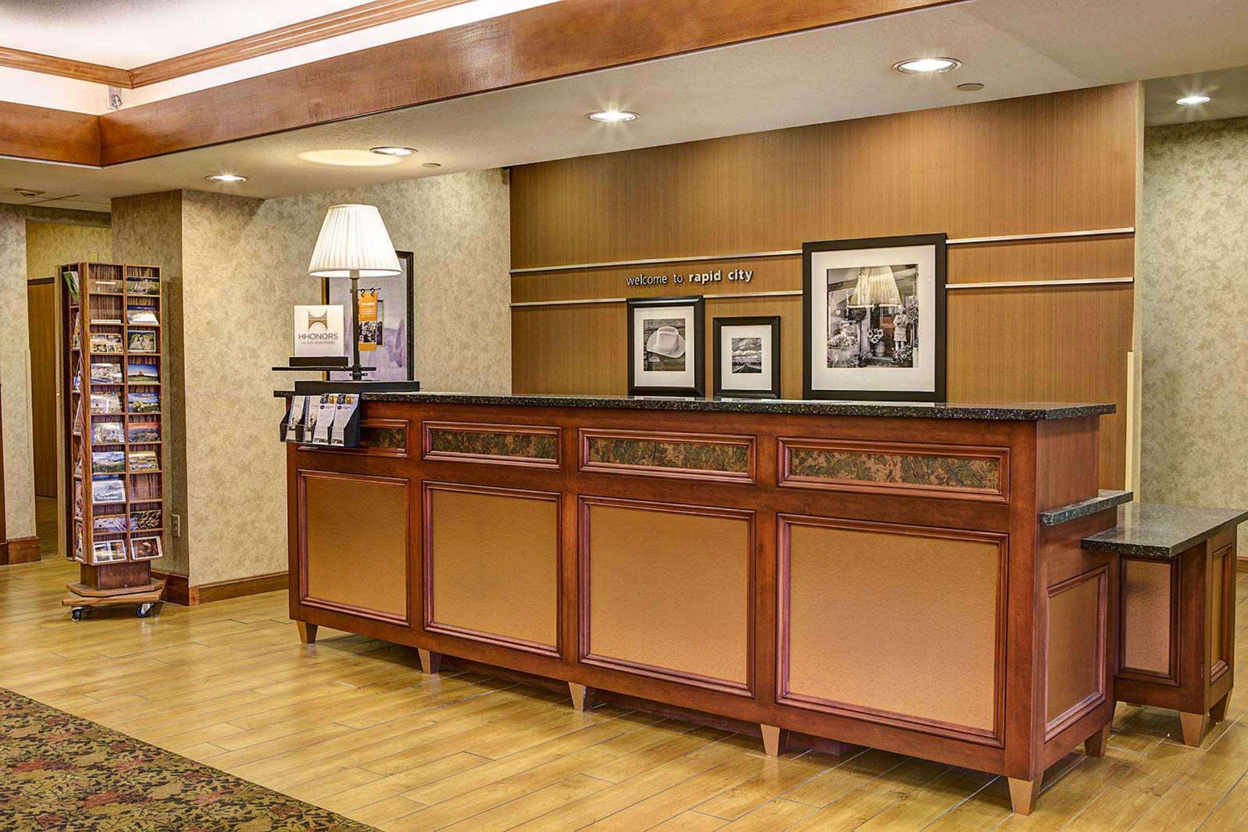 Hampton Inn Rapid Stadt Exterior foto